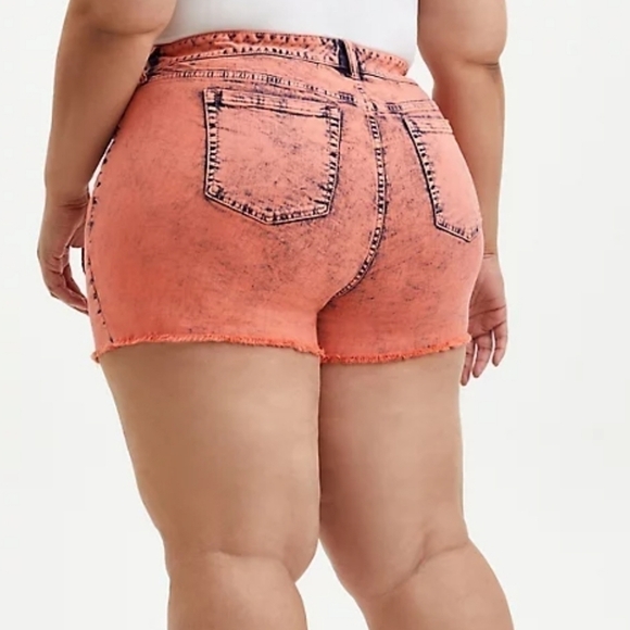 18 - Torrid | MID RISE MIDI SHORT VINTAGE STRETCH ACID - Picture 2 of 4